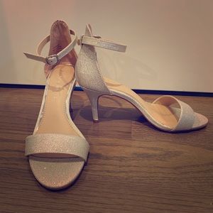 Silver glitter low heel strappy dress shoe